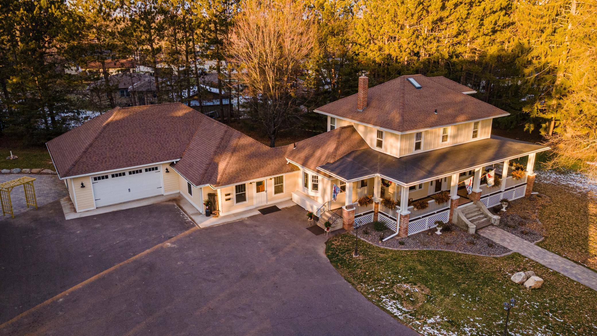 Cloquet, MN 55720,925 14th ST