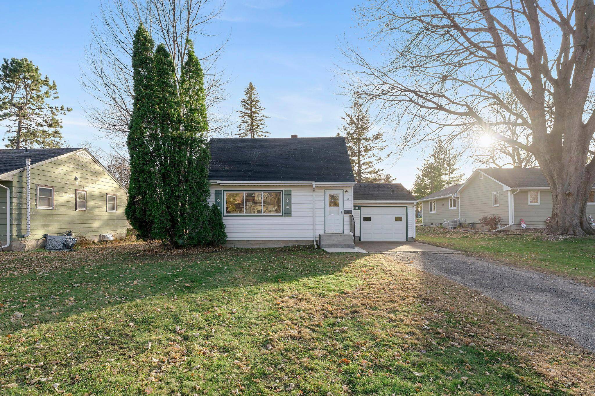 Hutchinson, MN 55350,76 Mcleod AVE NE