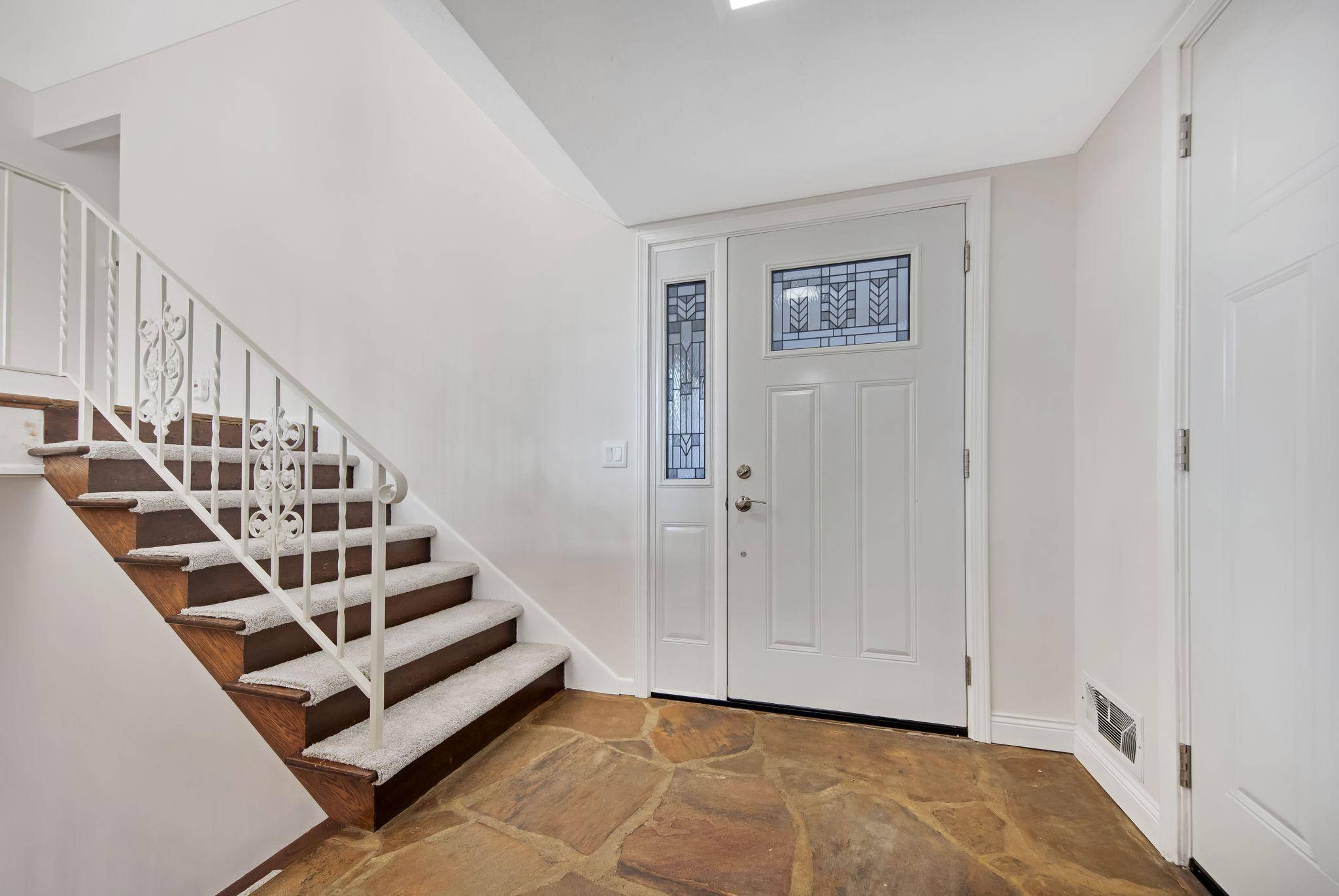 New Hope, MN 55427,9117 34th AVE N