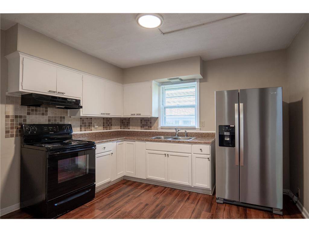 Hopkins, MN 55343,608 7th Ave S