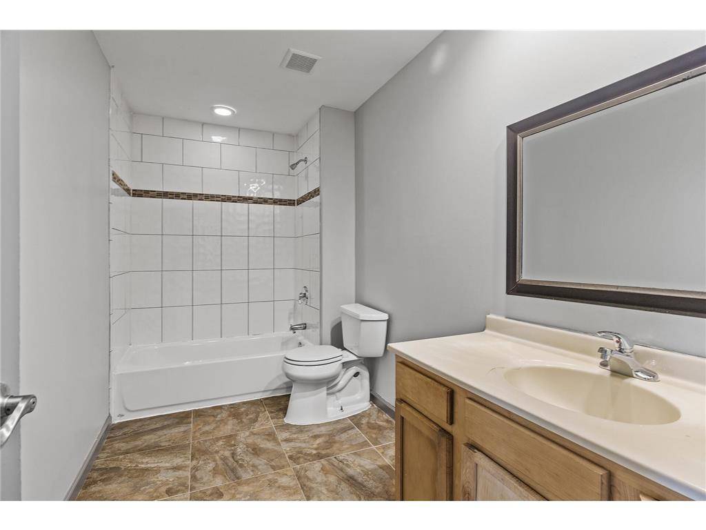 Saint Paul, MN 55106,1136 Ross AVE