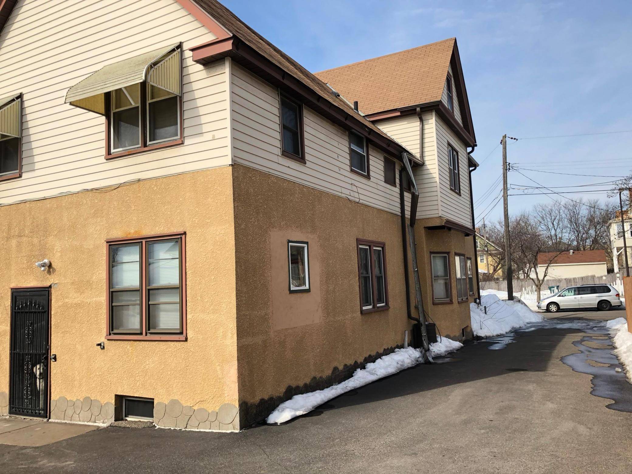 Saint Paul, MN 55106,672 Surrey AVE