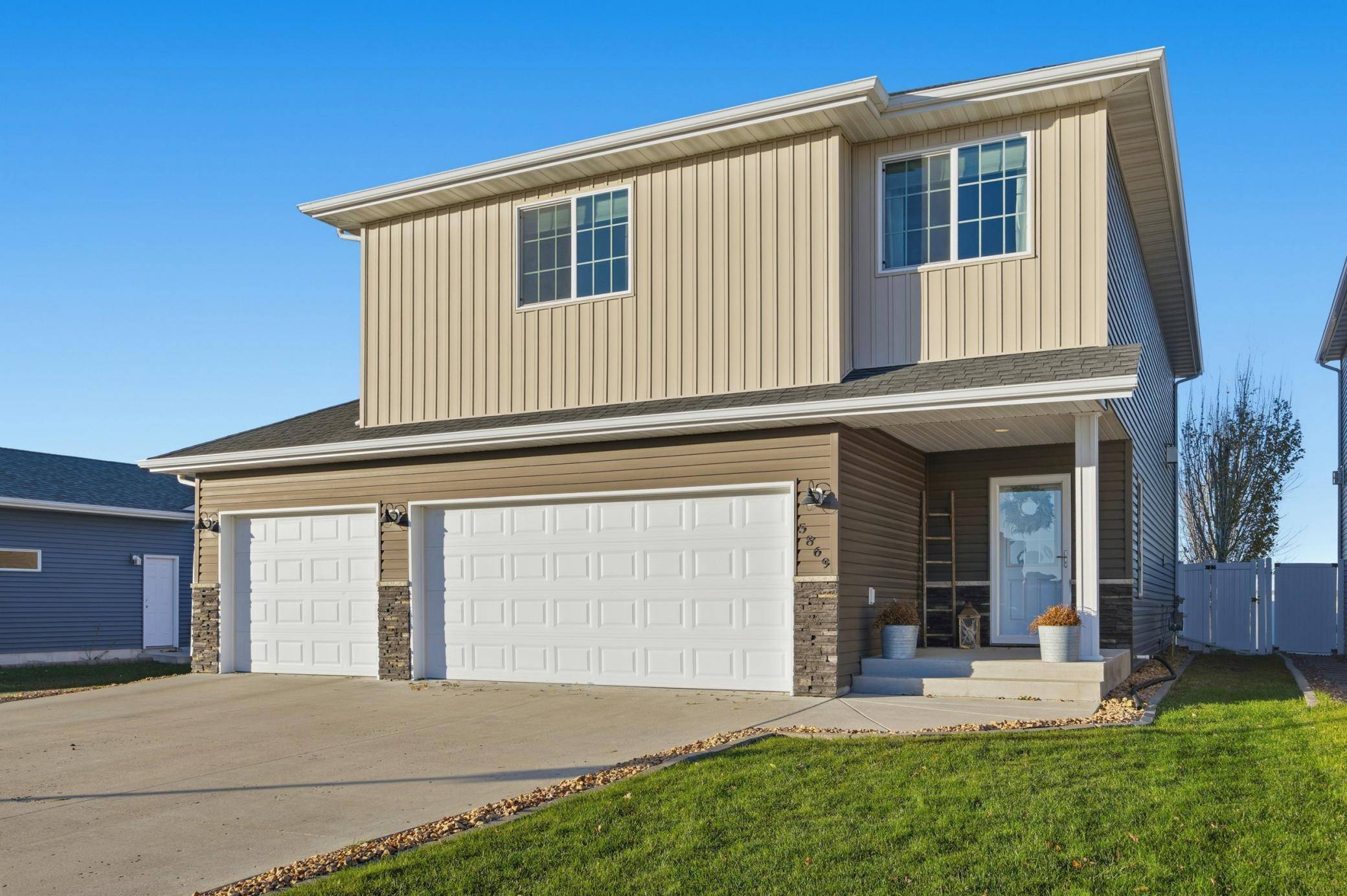 Fargo, ND 58104,5869 55th AVE S