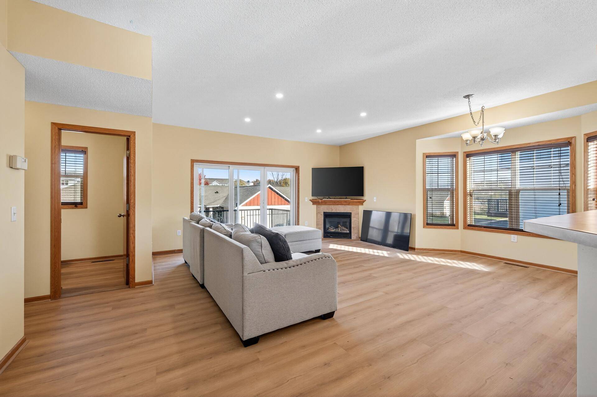 Saint Paul, MN 55106,1351 Magnolia AVE E #1351