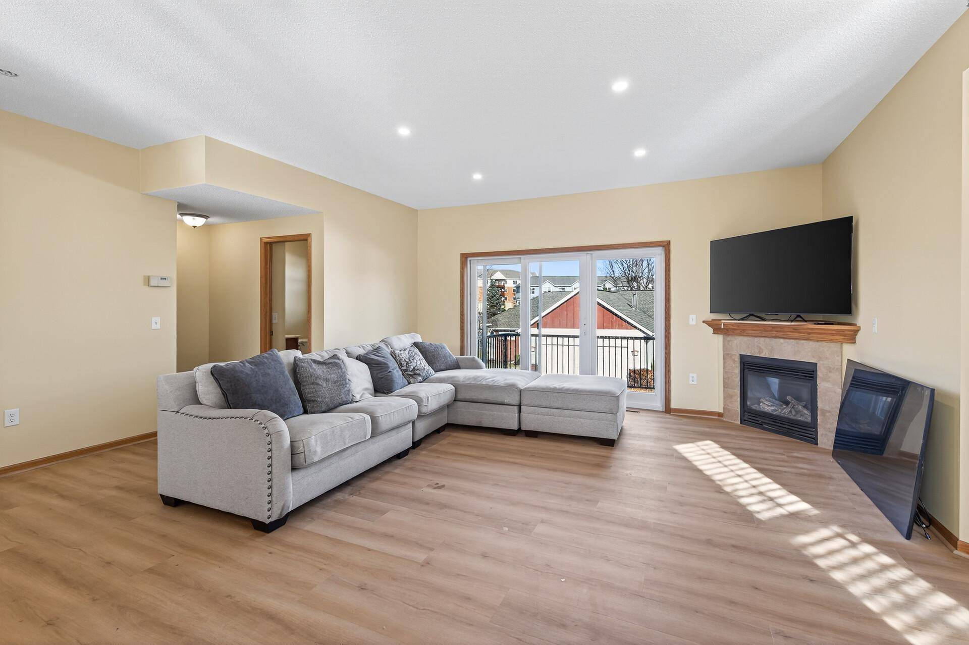 Saint Paul, MN 55106,1351 Magnolia AVE E #1351