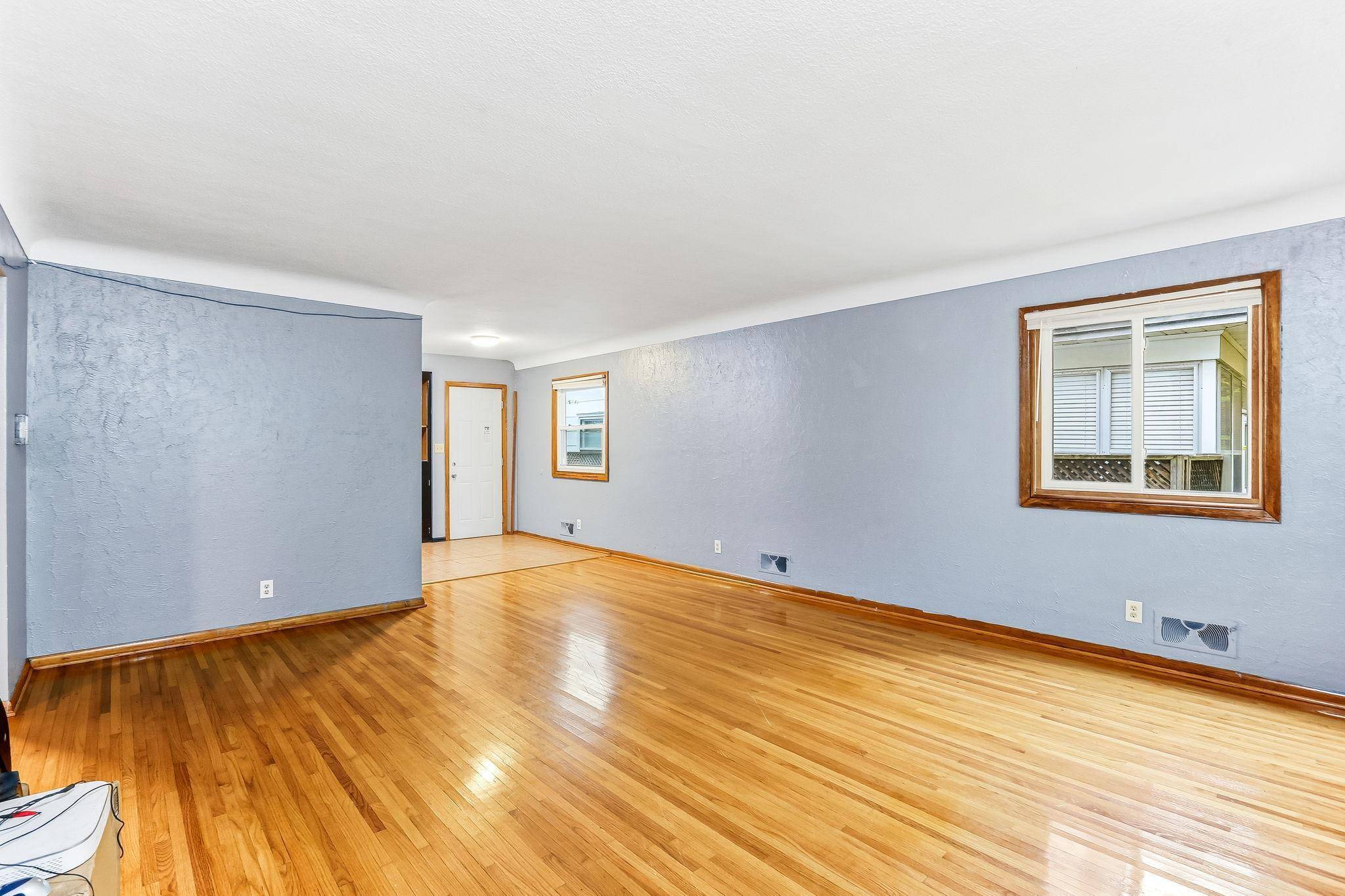 Saint Paul, MN 55104,751 Van Buren AVE