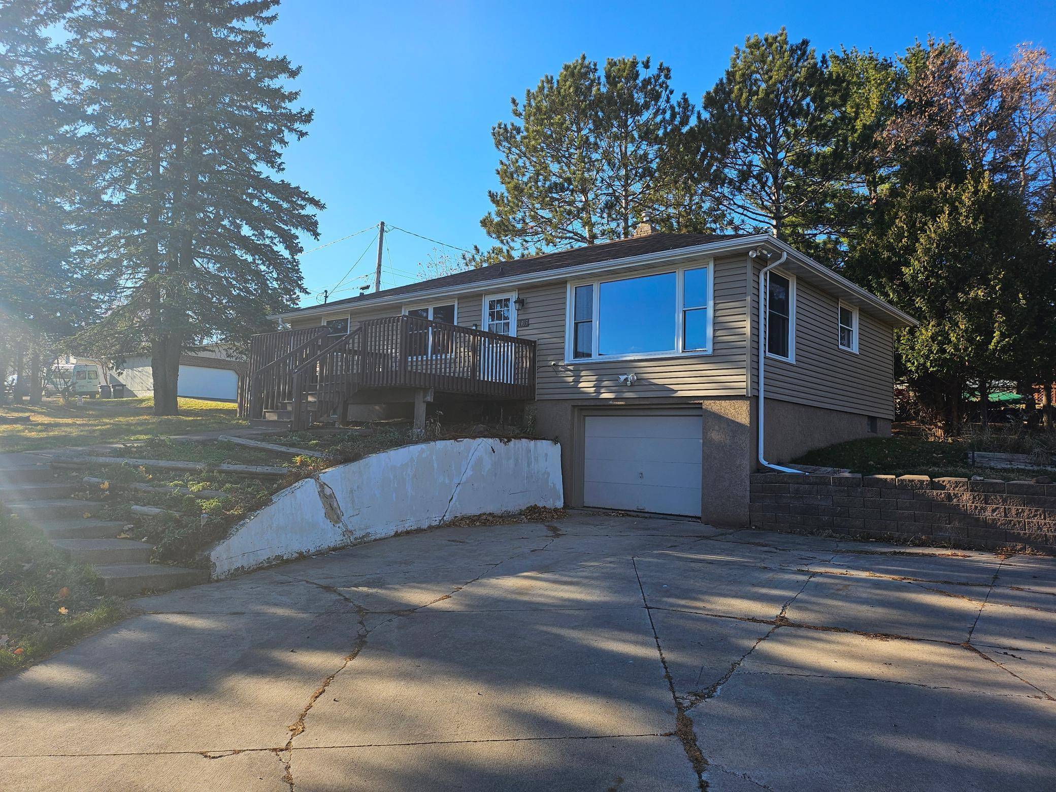 Duluth, MN 55805,1403 E 8th ST