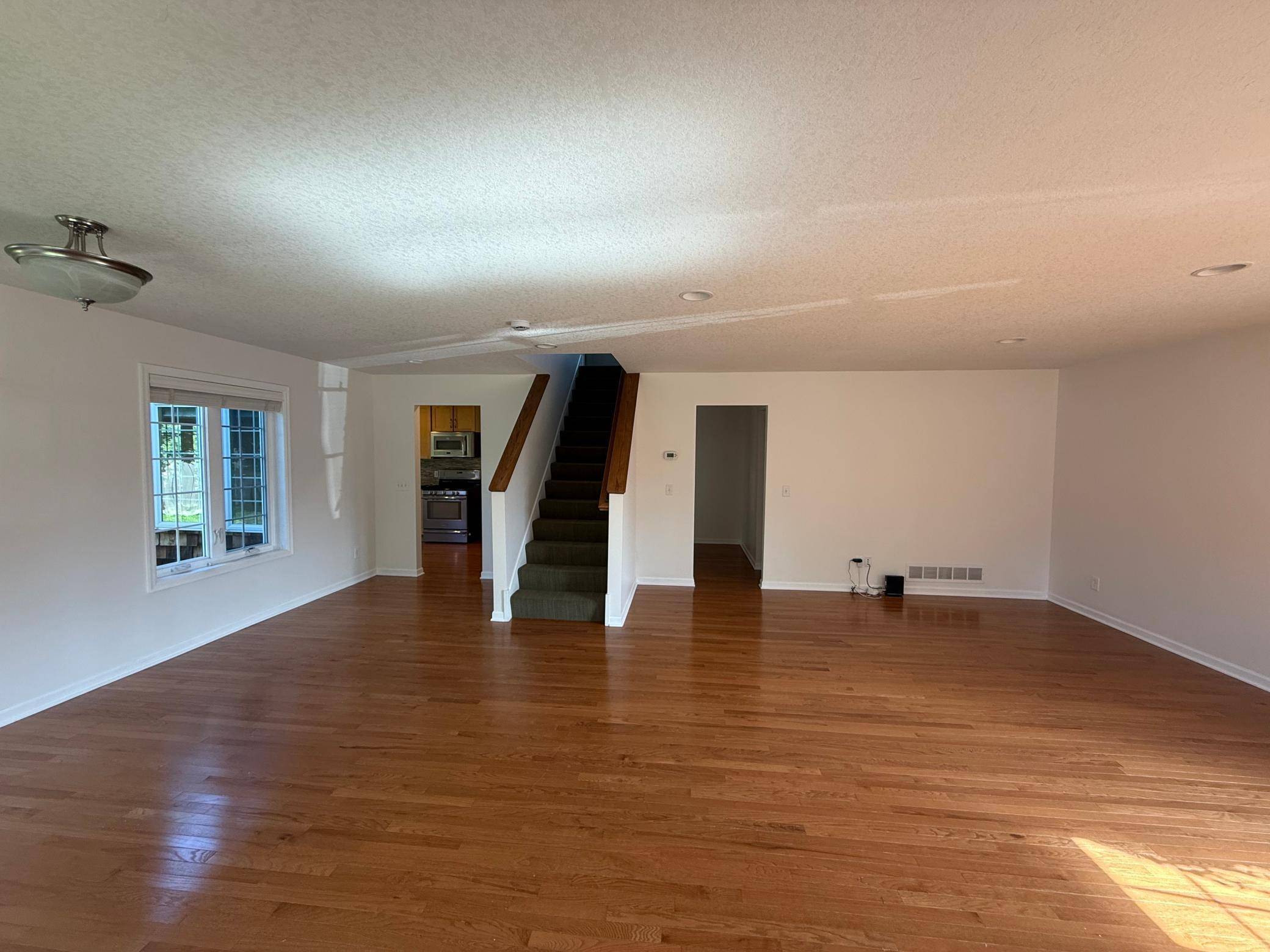 Wayzata, MN 55391,709 Wayzata BLVD E