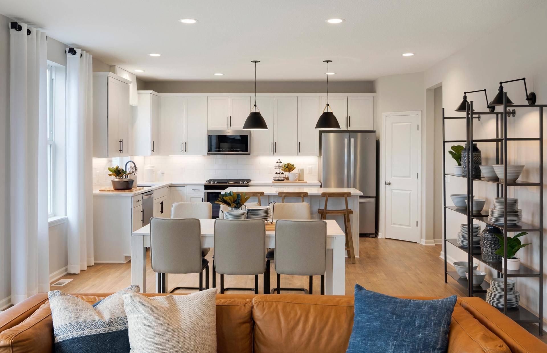 Woodbury, MN 55129,10390 McGregor BLVD