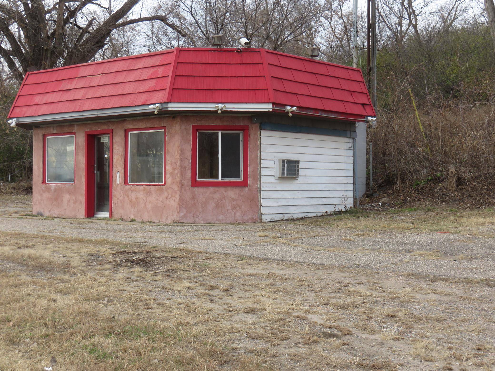 Chanhassen, MN 55318,608 Flying Cloud DR