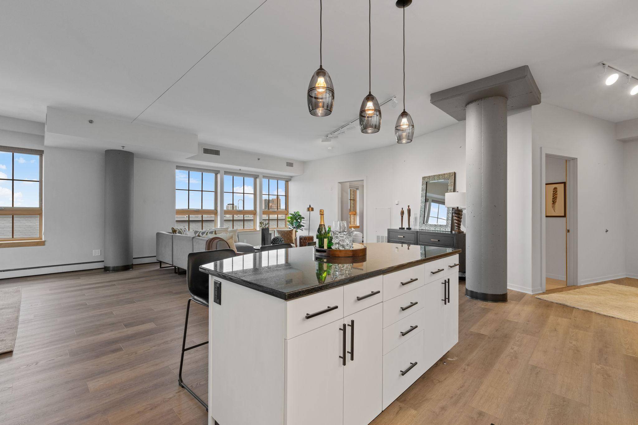 Minneapolis, MN 55401,111 4th AVE N #602