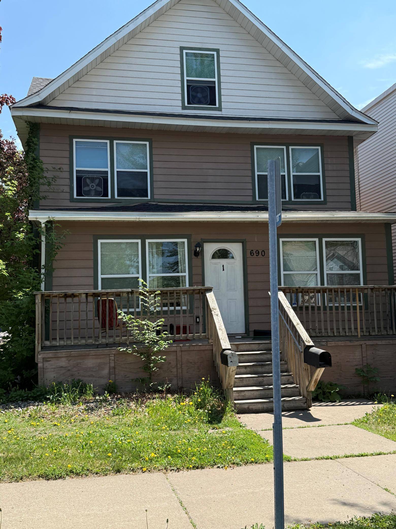 Saint Paul, MN 55103,690 Western AVE N