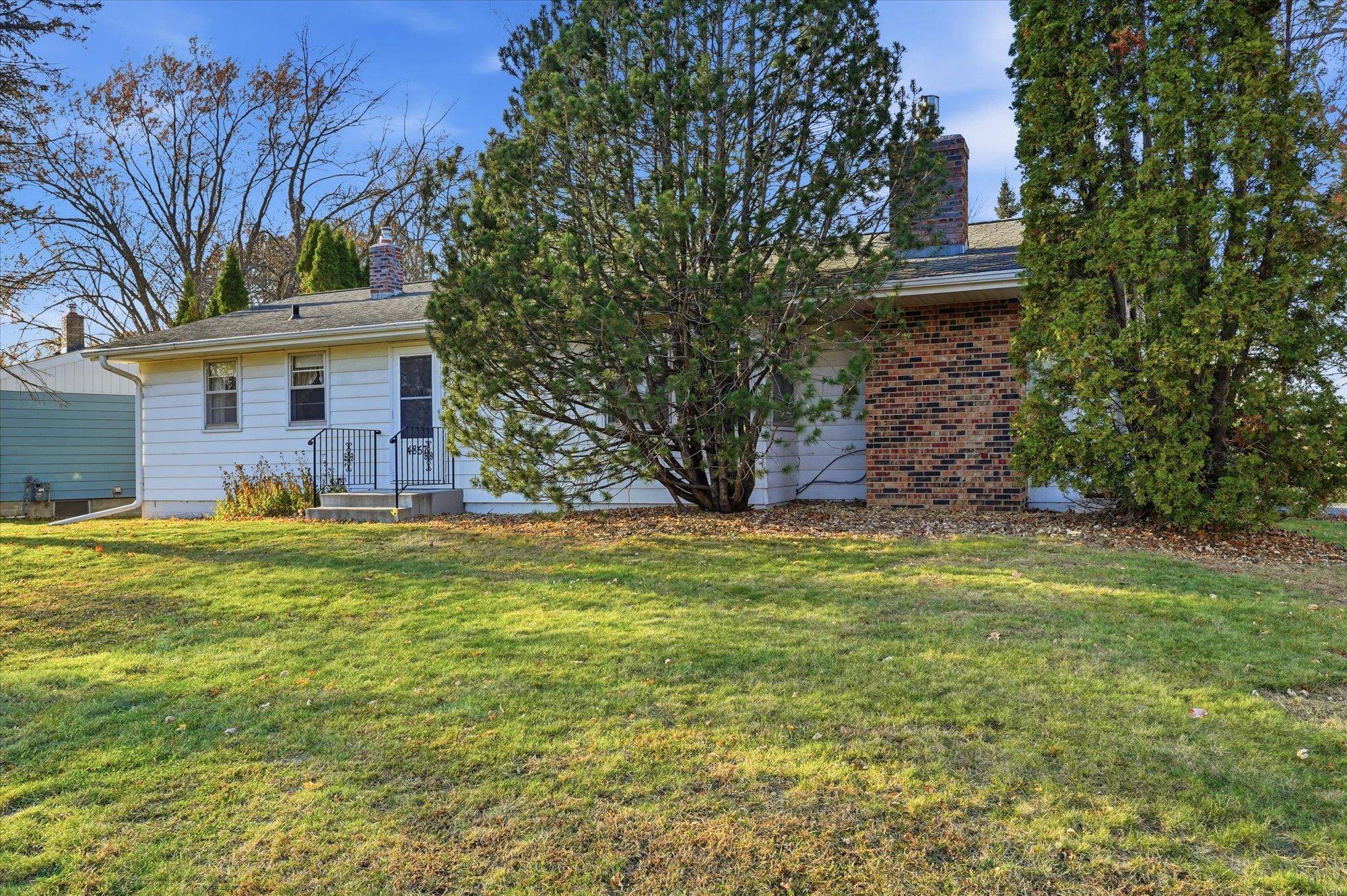 Saint Paul, MN 55110,4857 Dillon ST