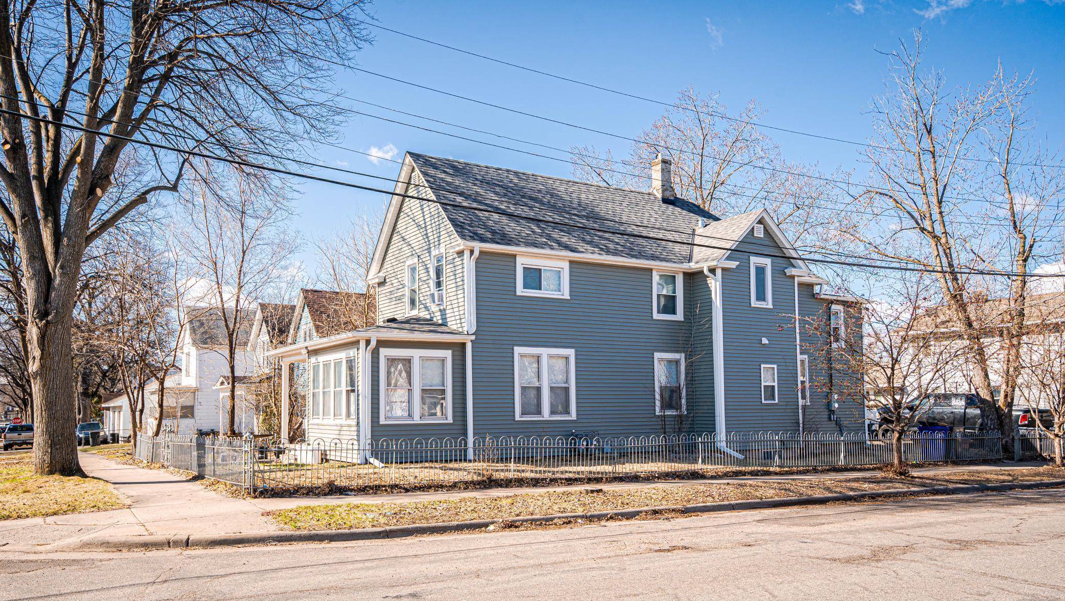 Saint Paul, MN 55103,597 Virginia ST