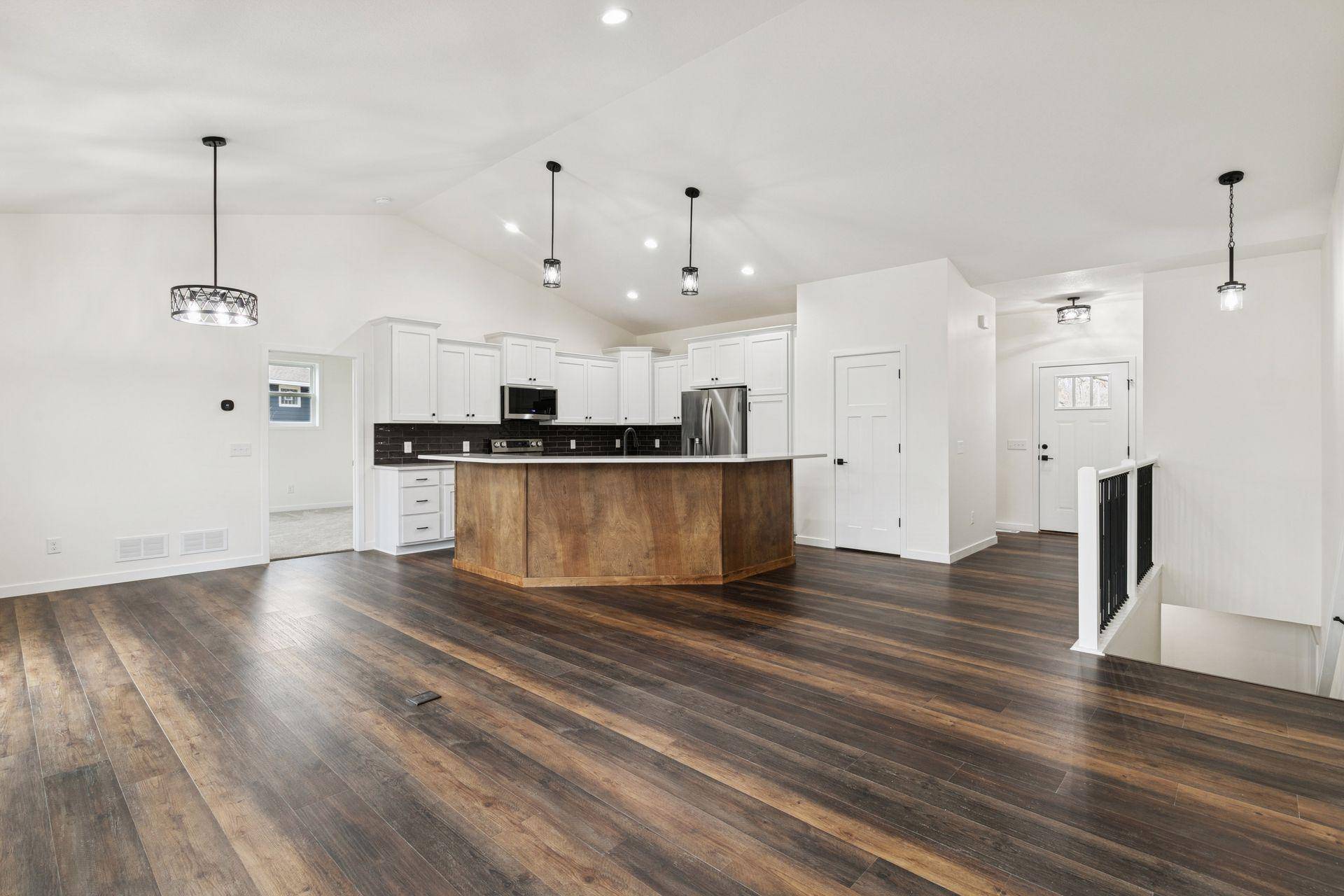 Lakeville, MN 55068,16340 Gladiola AVE W