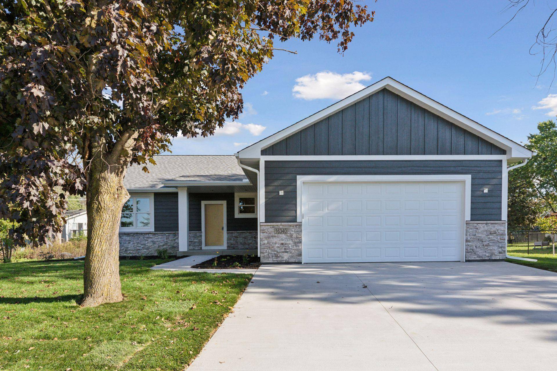 Lakeville, MN 55068,16340 Gladiola AVE W