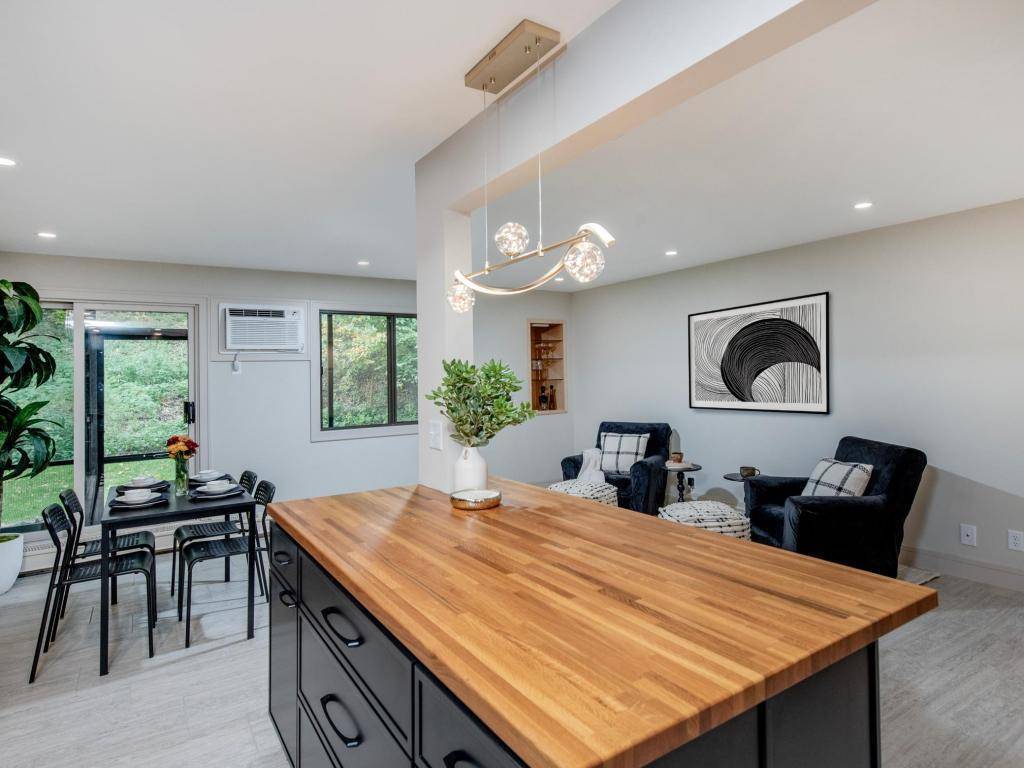 Bloomington, MN 55438,7401 W 101st ST #111