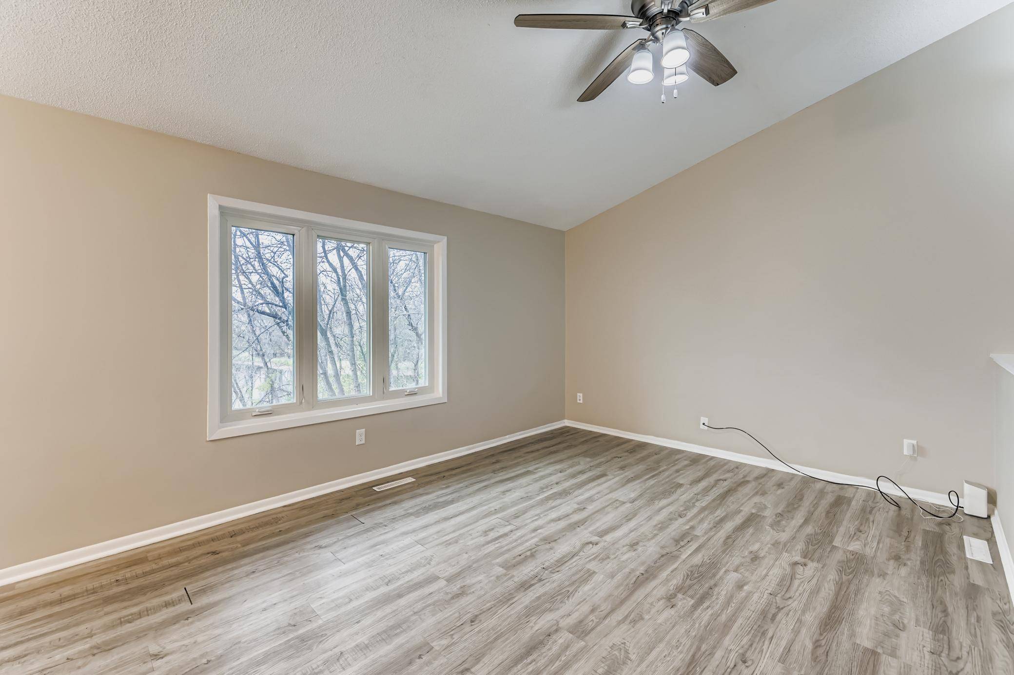 Eagan, MN 55122,4241 Blackhawk RD