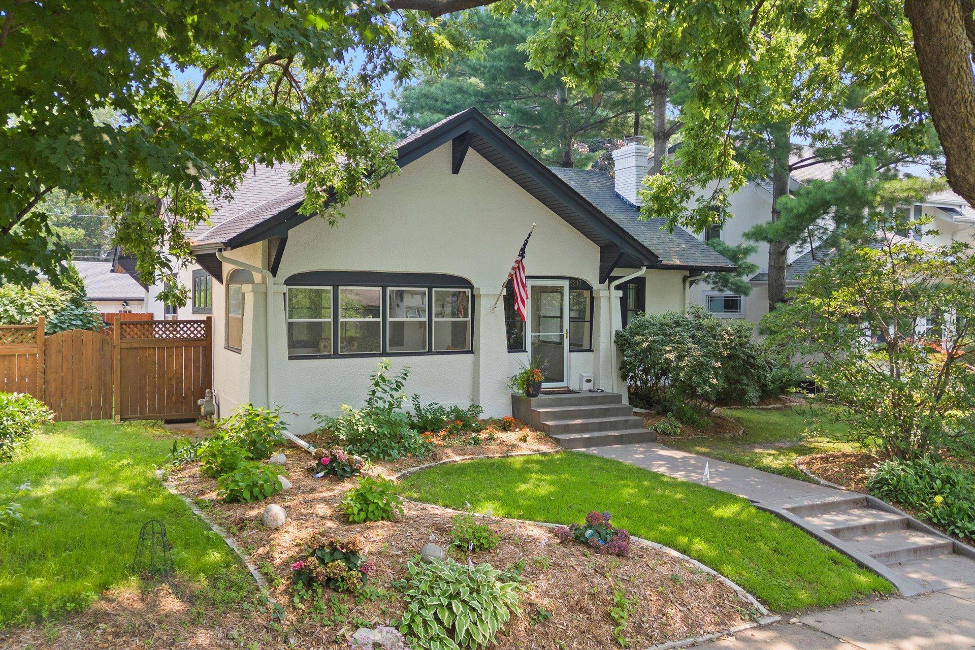 Minneapolis, MN 55410,5217 Washburn AVE S