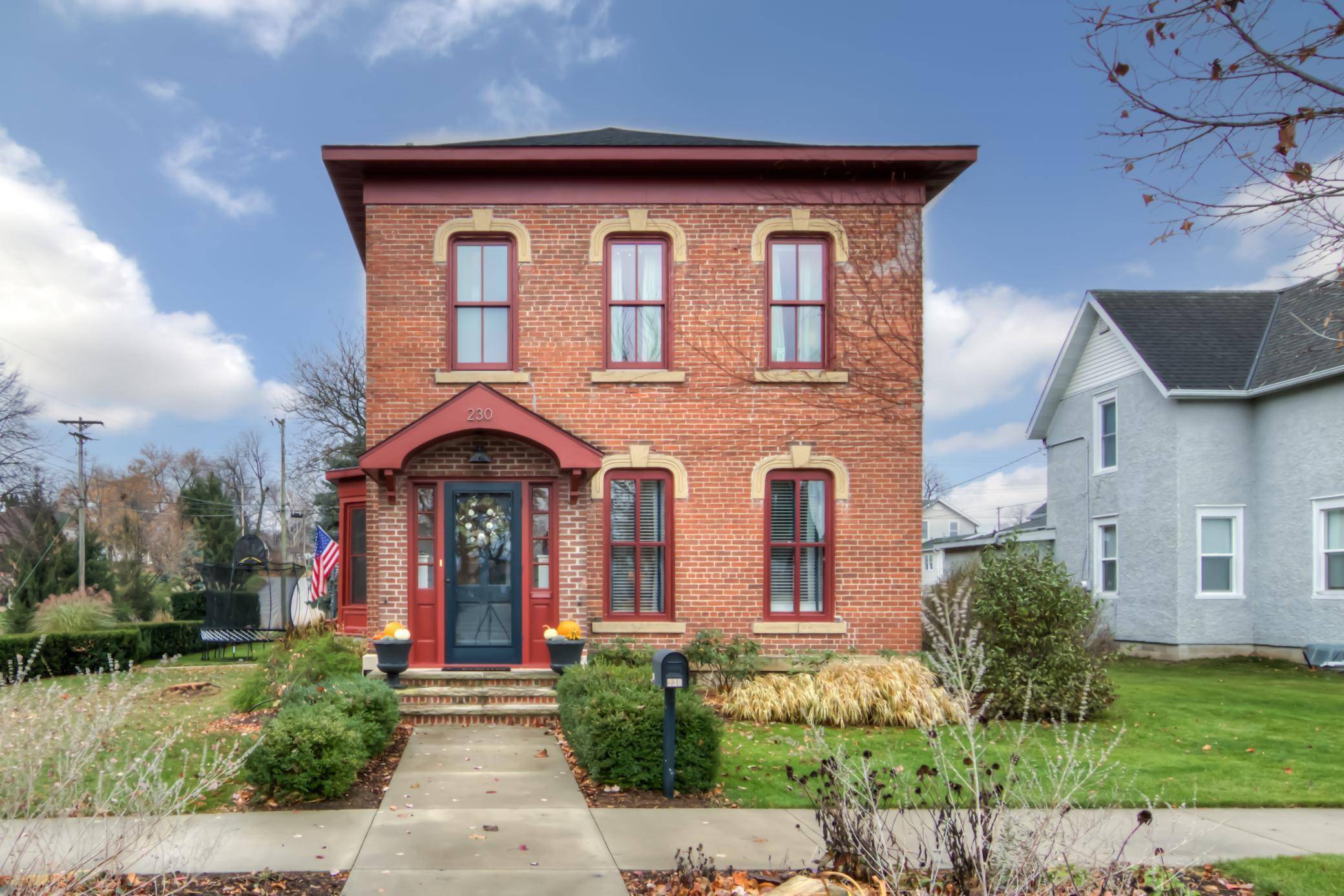 Wabasha, MN 55981,230 Main ST E