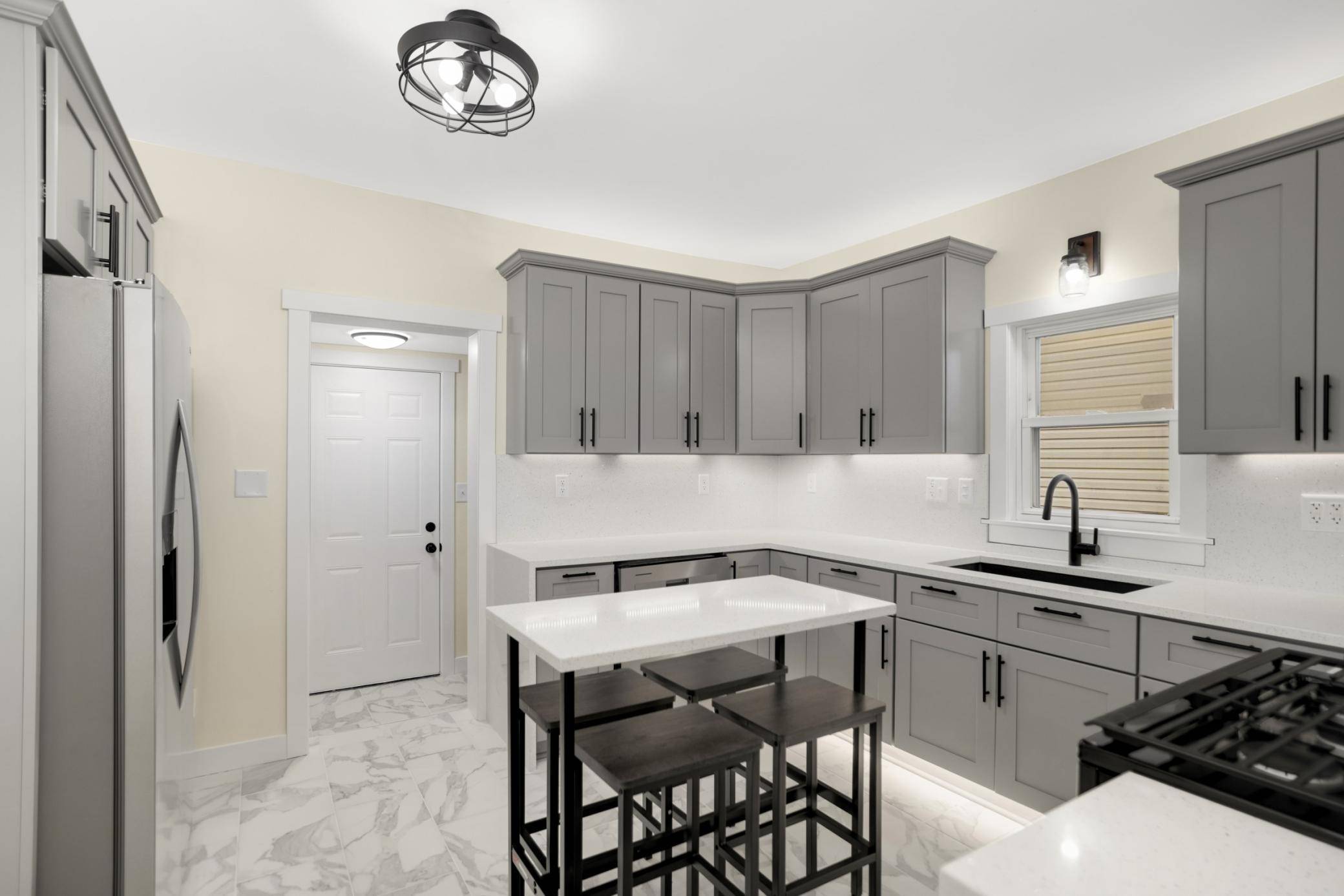 Saint Paul, MN 55106,773 Hawthorne AVE E