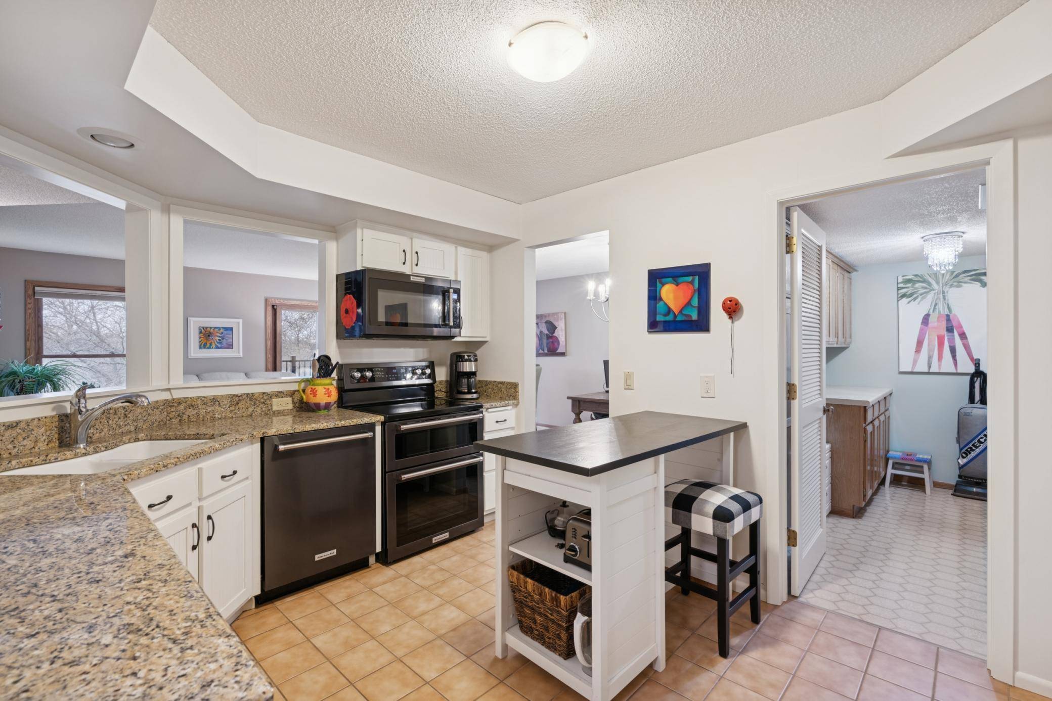 Minnetonka, MN 55305,3020 Saint Albans Mill RD #310