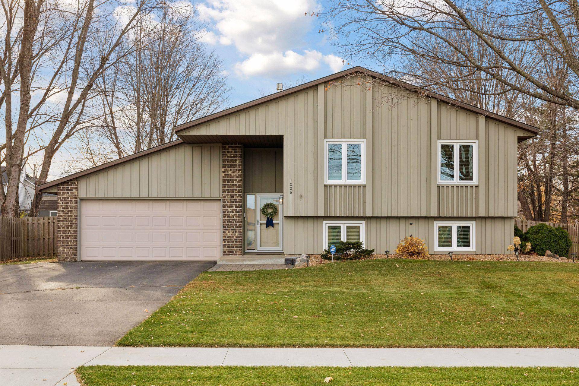 Apple Valley, MN 55124,1026 Whitney DR
