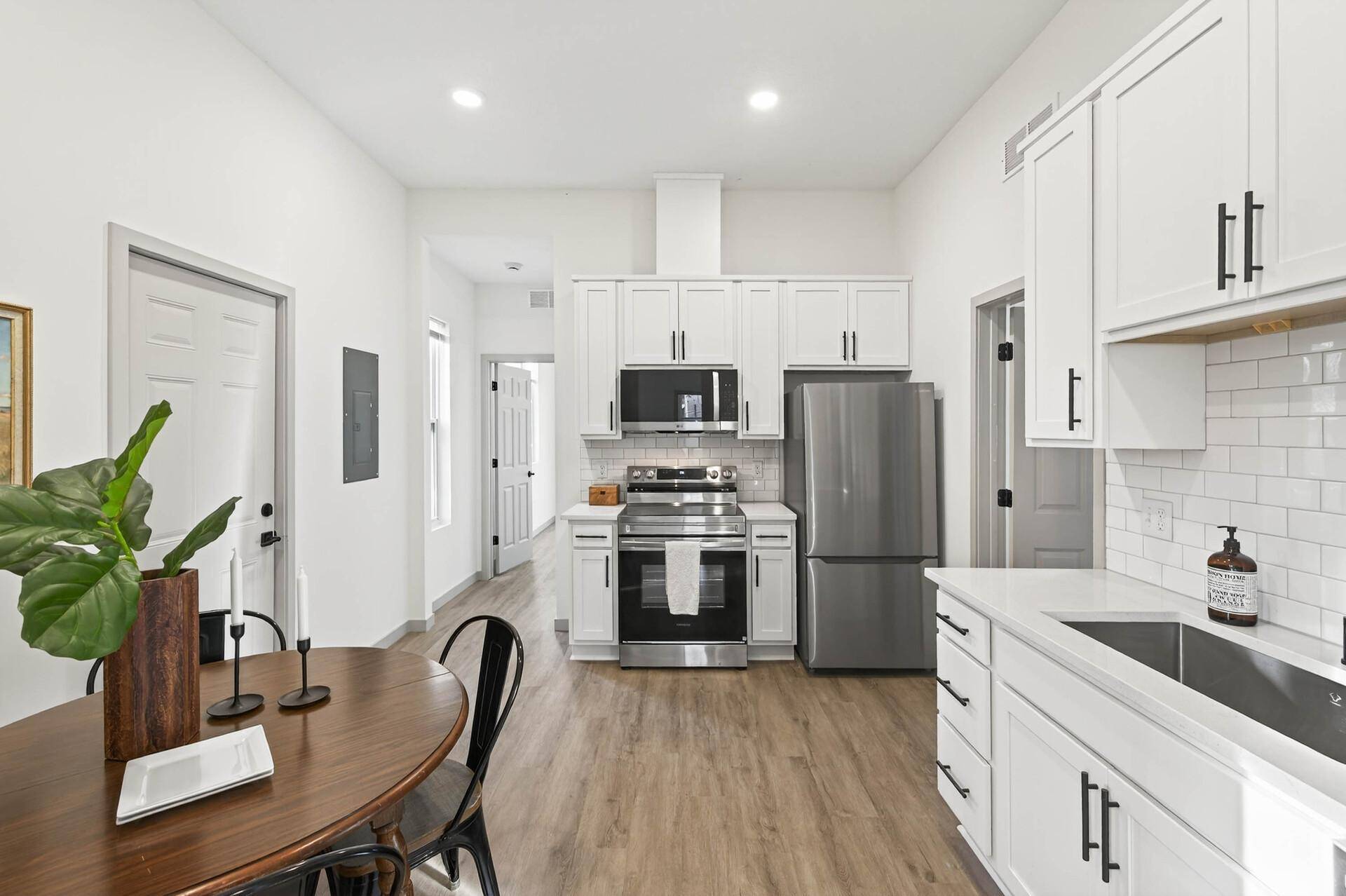 Minneapolis, MN 55411,2113 Ilion AVE N