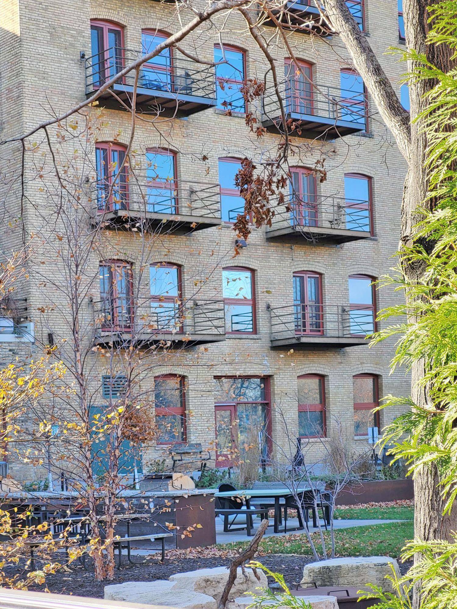 Minneapolis, MN 55401,702 N 1st ST #521