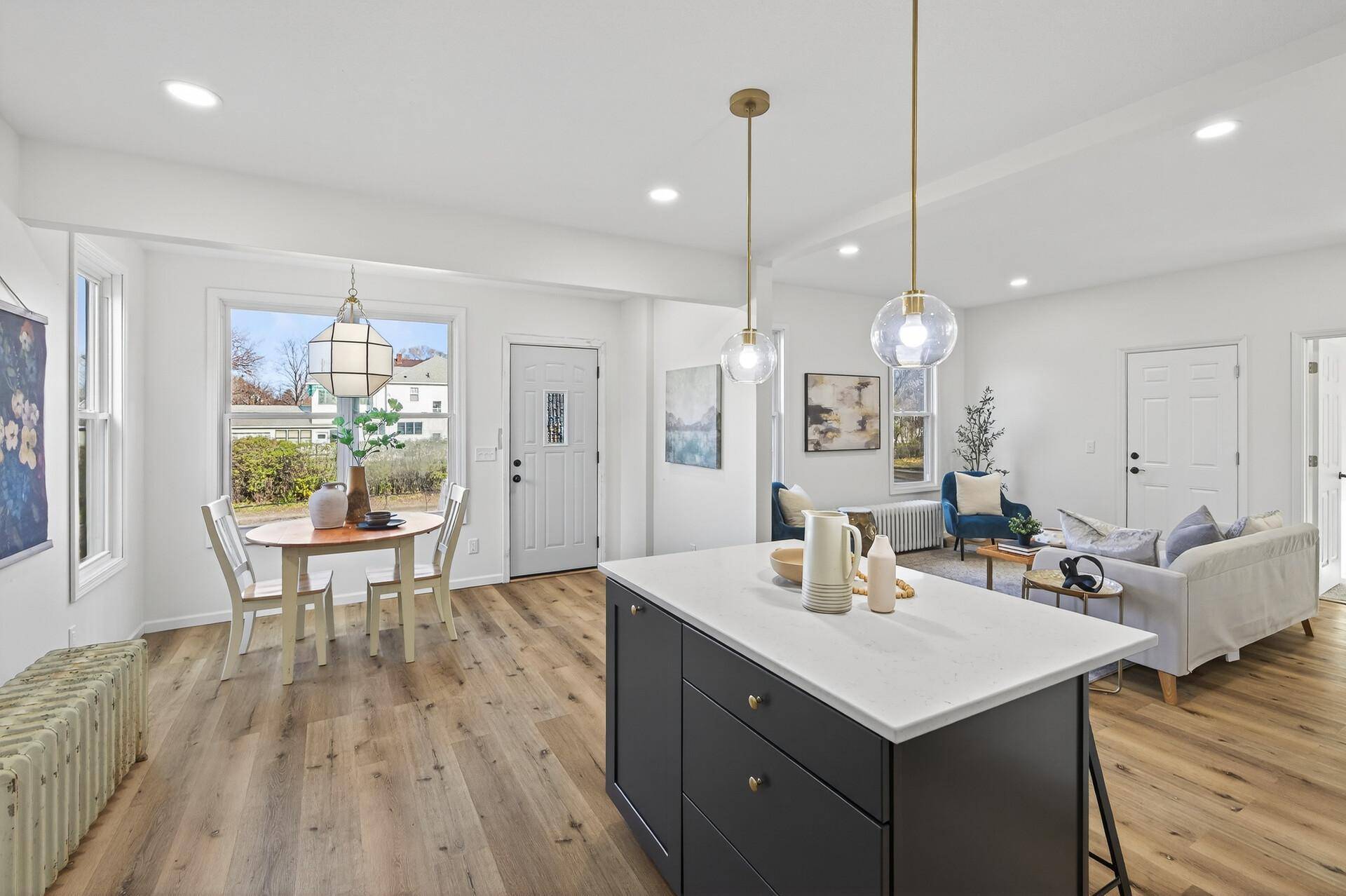 Minneapolis, MN 55413,1730 5th ST NE