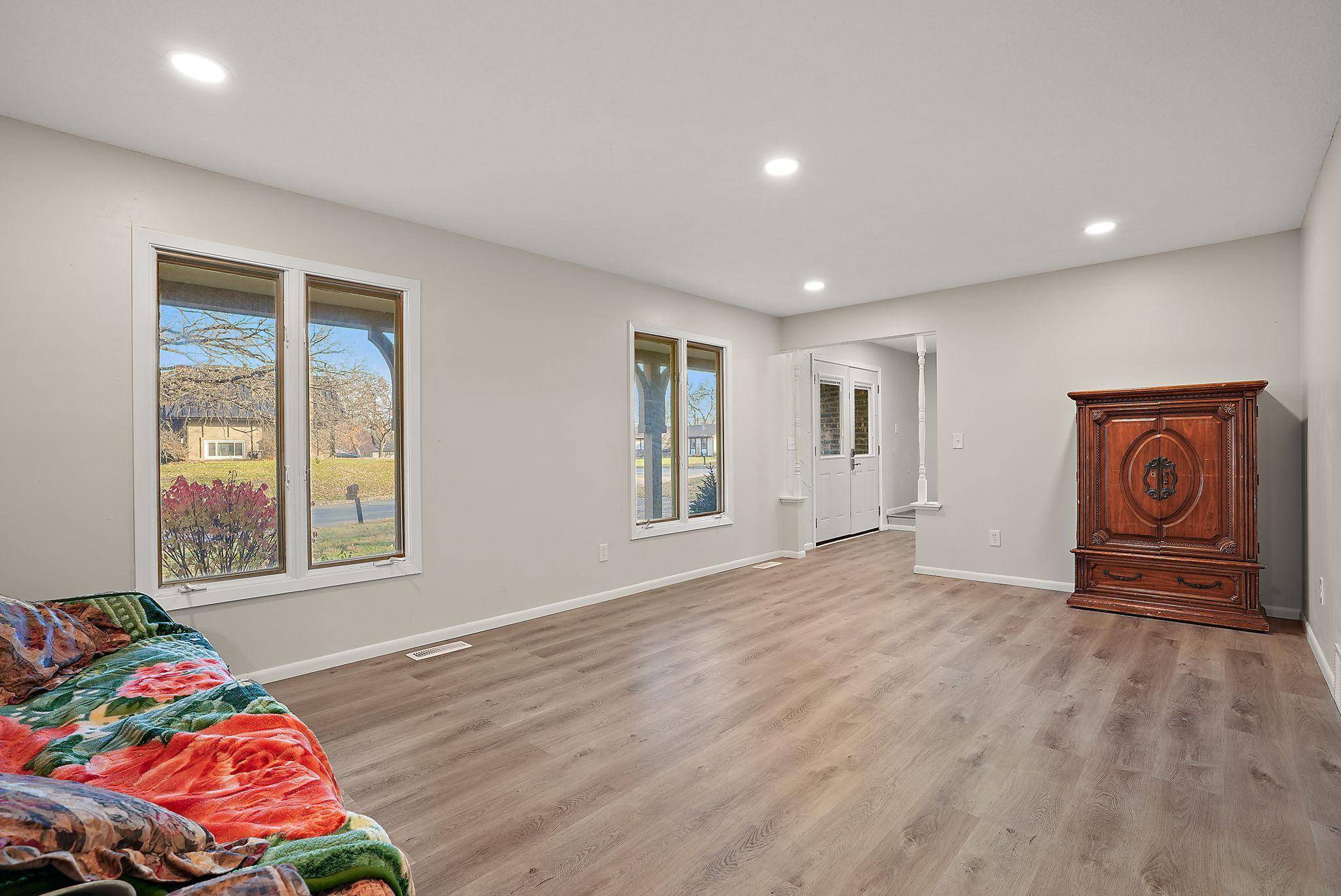 Burnsville, MN 55337,13216 S Manor DR