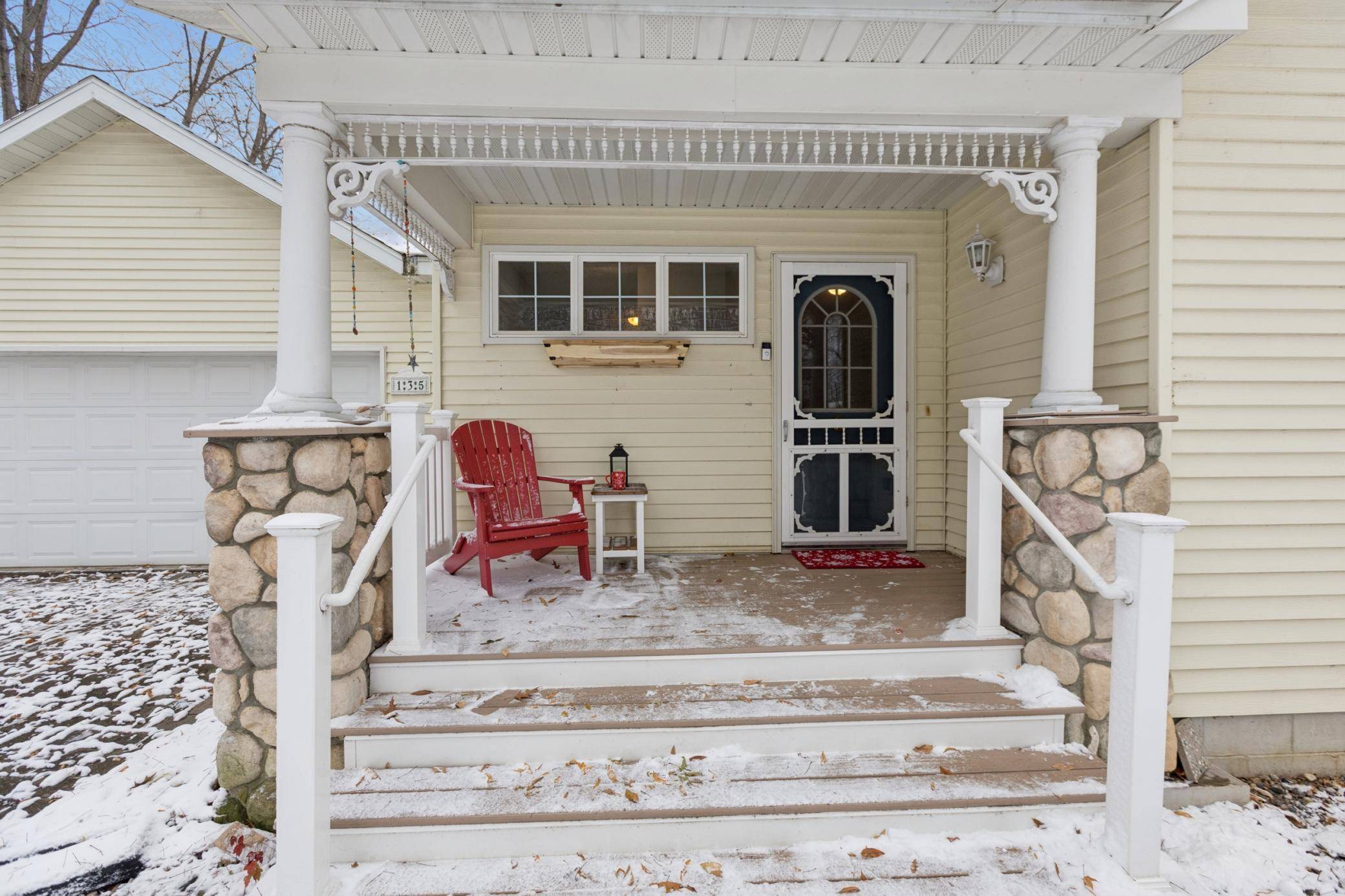 Annandale, MN 55302,135 Hunters PATH