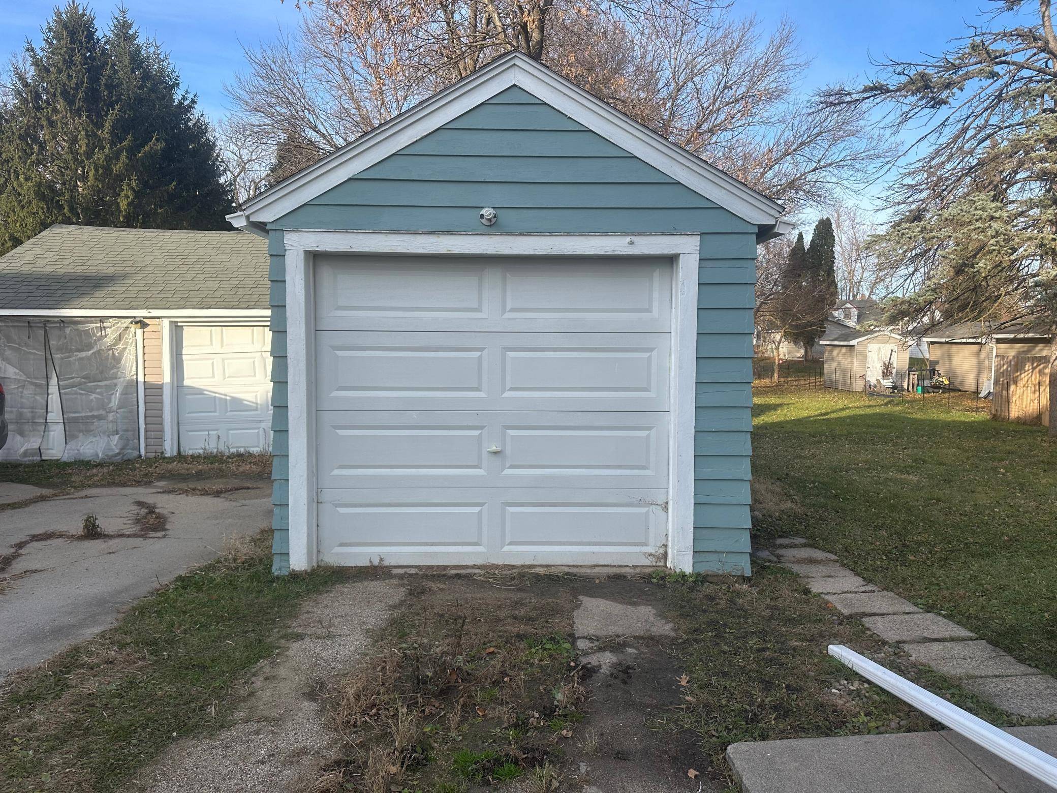Albert Lea, MN 56007,621 E 7th ST