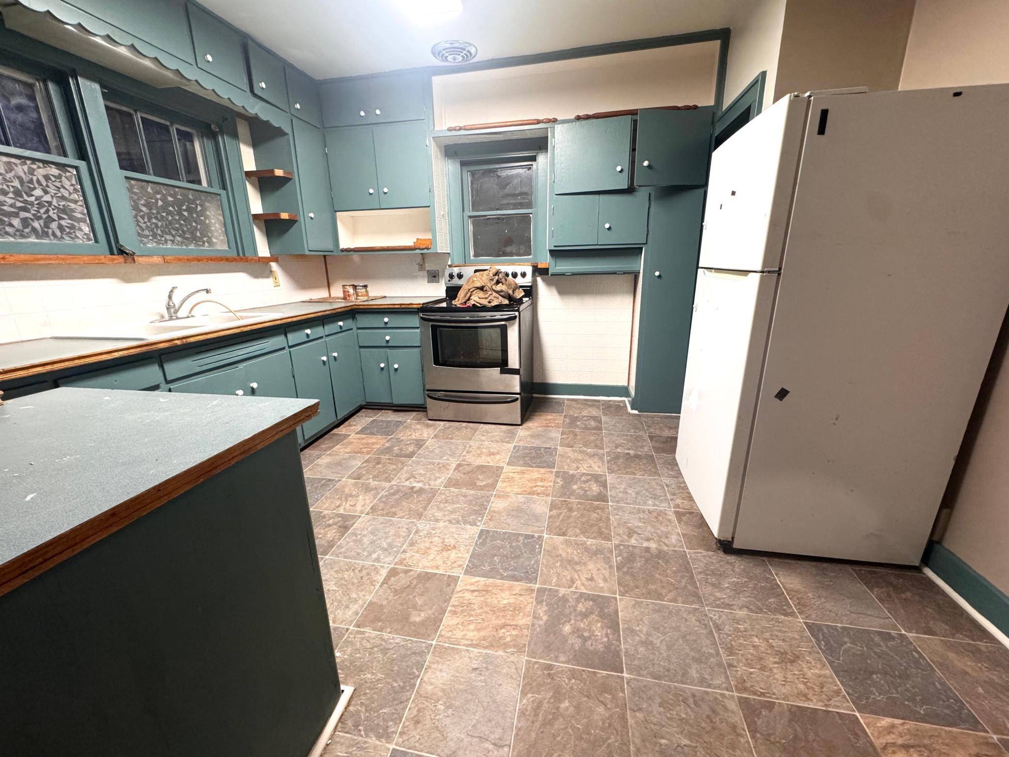 Marshall, MN 56258,315 S 1st ST