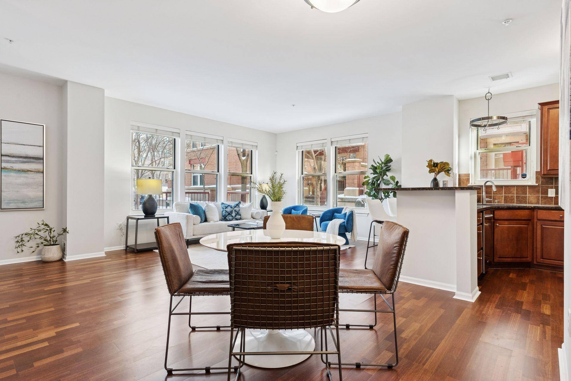 Minneapolis, MN 55401,545 N 1st ST #125