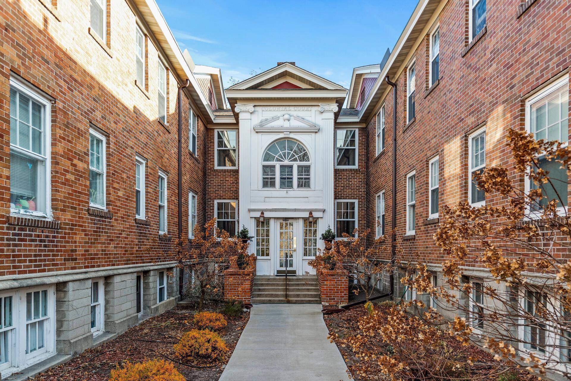 Minneapolis, MN 55409,3909 Aldrich AVE S #3