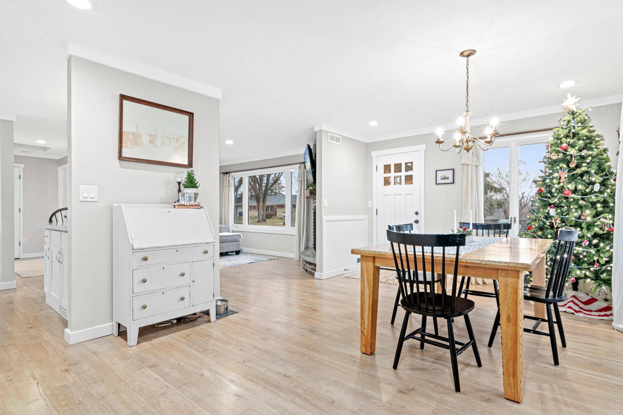 Shakopee, MN 55379,414 4th AVE W