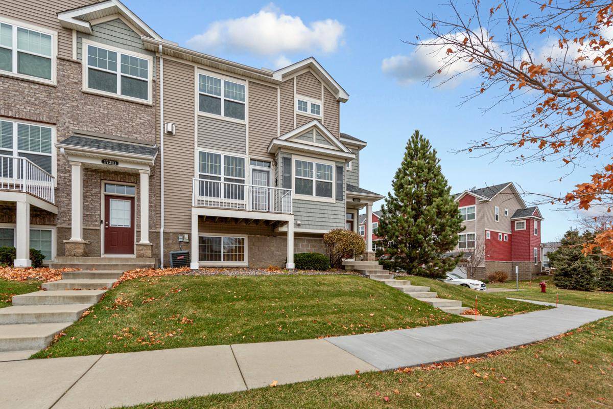 Maple Grove, MN 55311,17225 72nd AVE N #2001