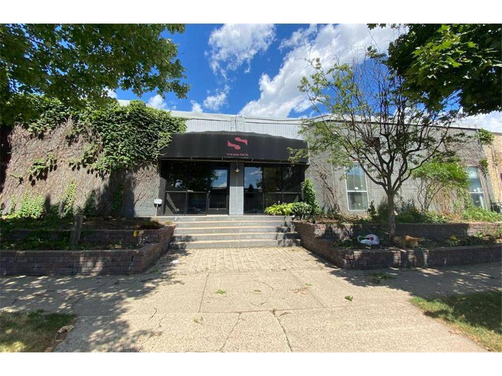 Minneapolis, MN 55411,1016 N 5th ST