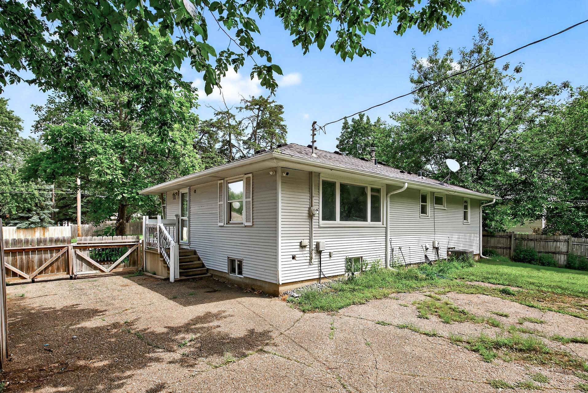 Bloomington, MN 55431,3213 W Old Shakopee RD