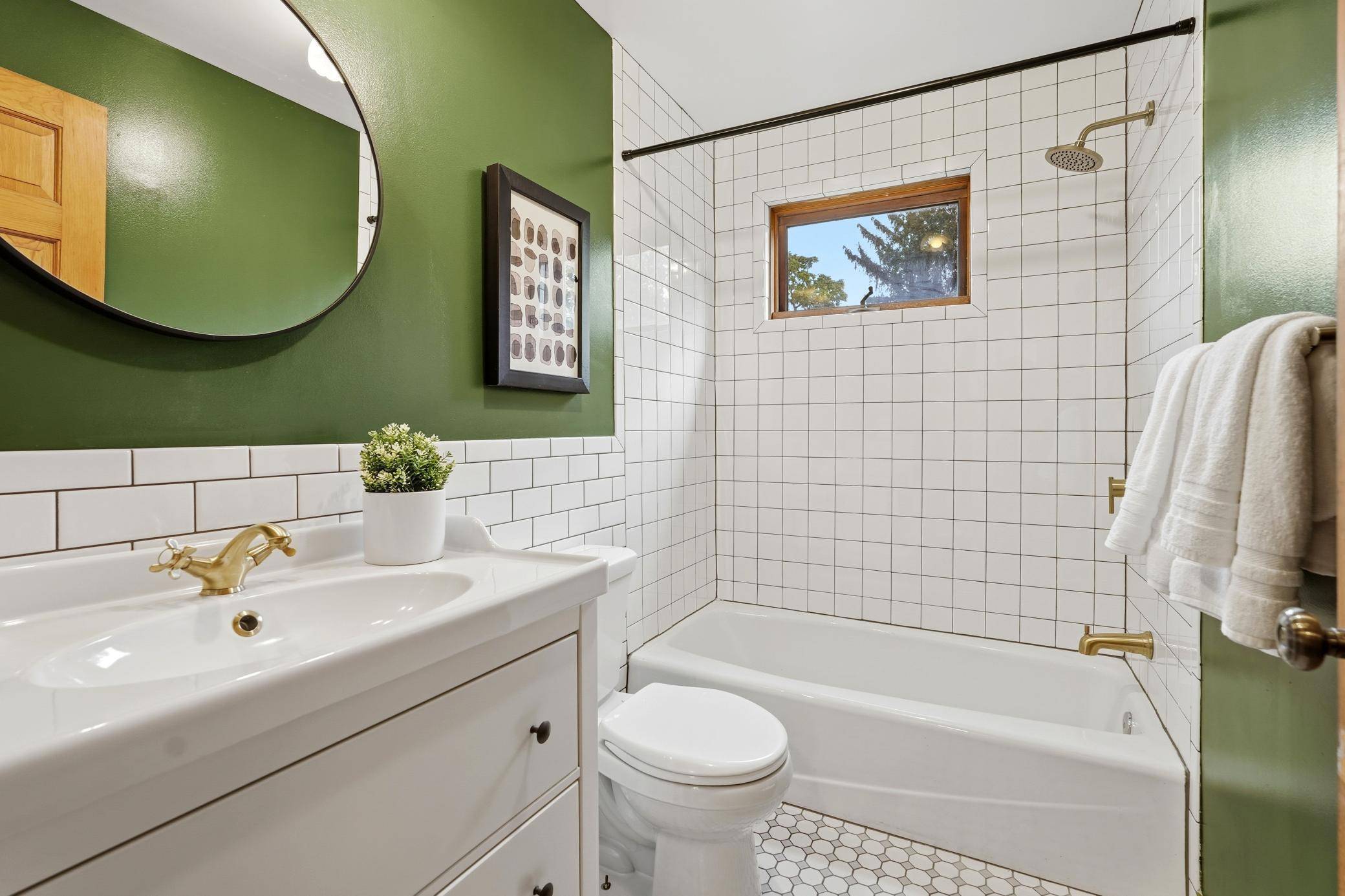 Minneapolis, MN 55404,2324 Milwaukee AVE #2324