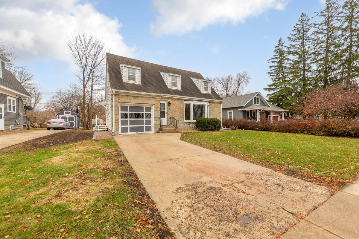 Owatonna, MN 55060,329 Plainview ST