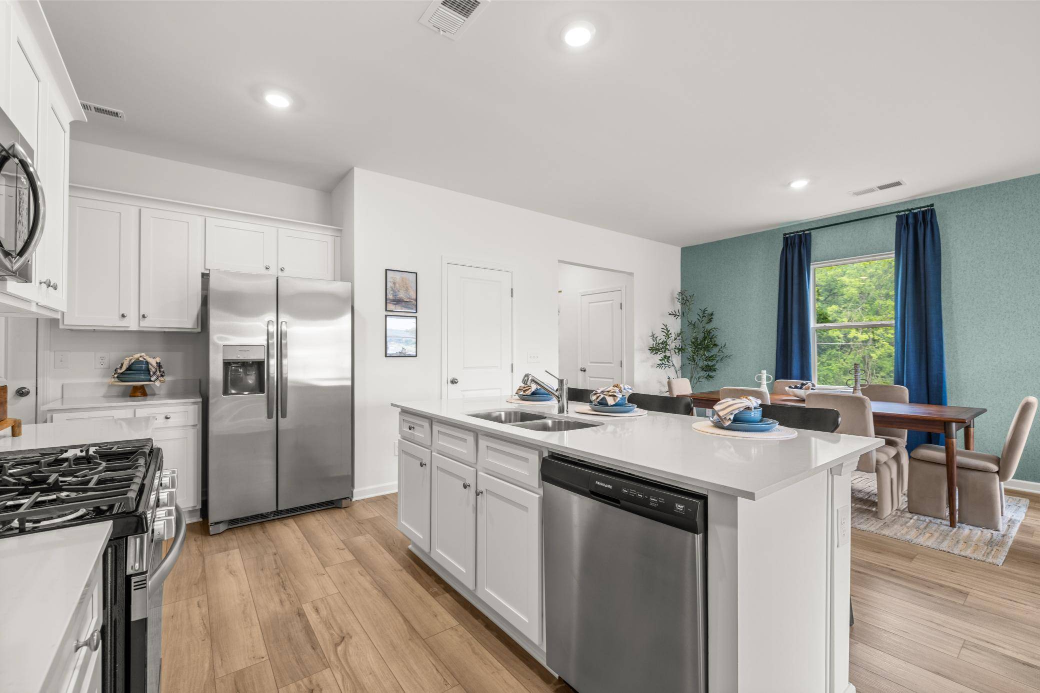 Rogers, MN 55374,12226 Aurora AVE