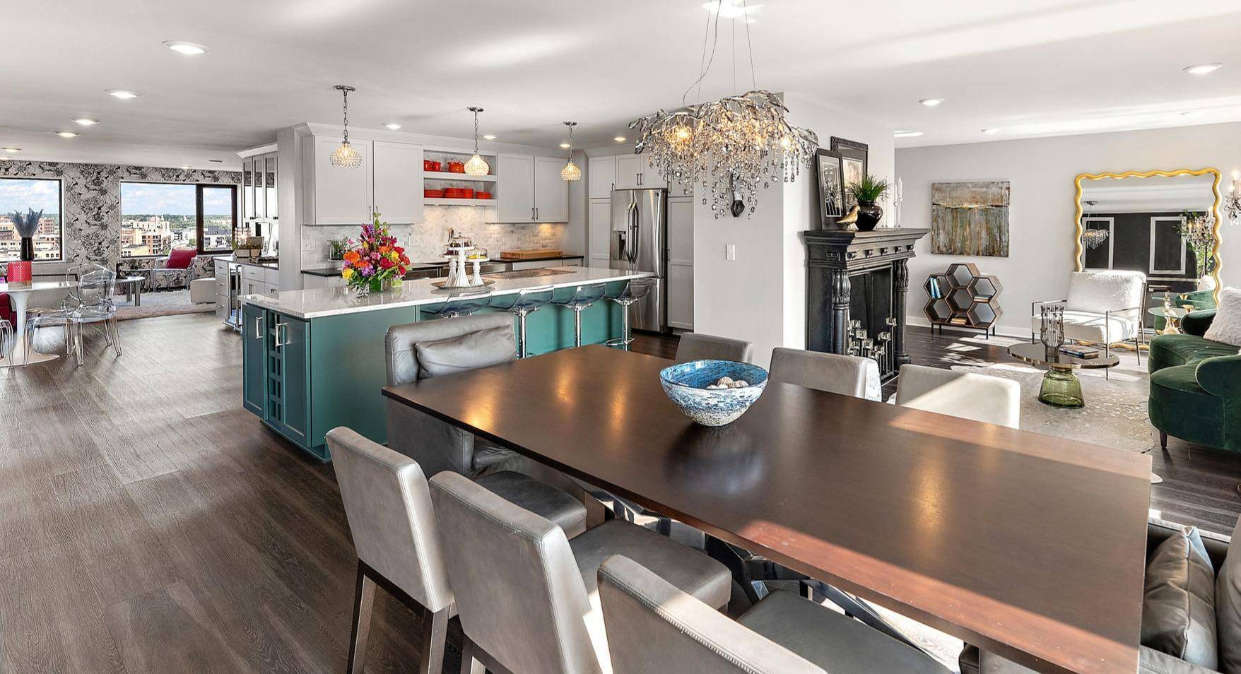 Minneapolis, MN 55401,15 s 1st ST #A1502