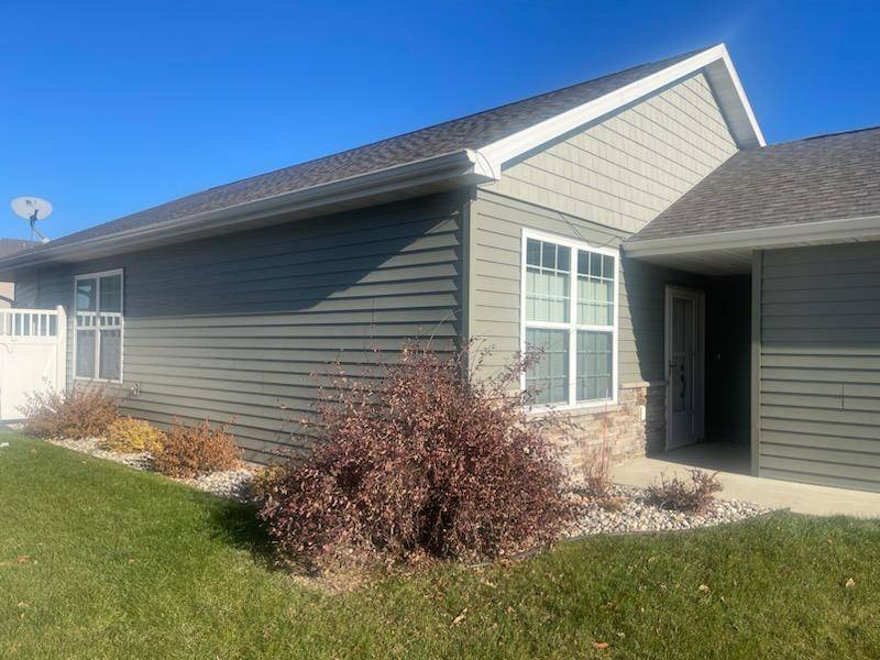 Fargo, ND 58104,2672 Whispering Creek CIR S