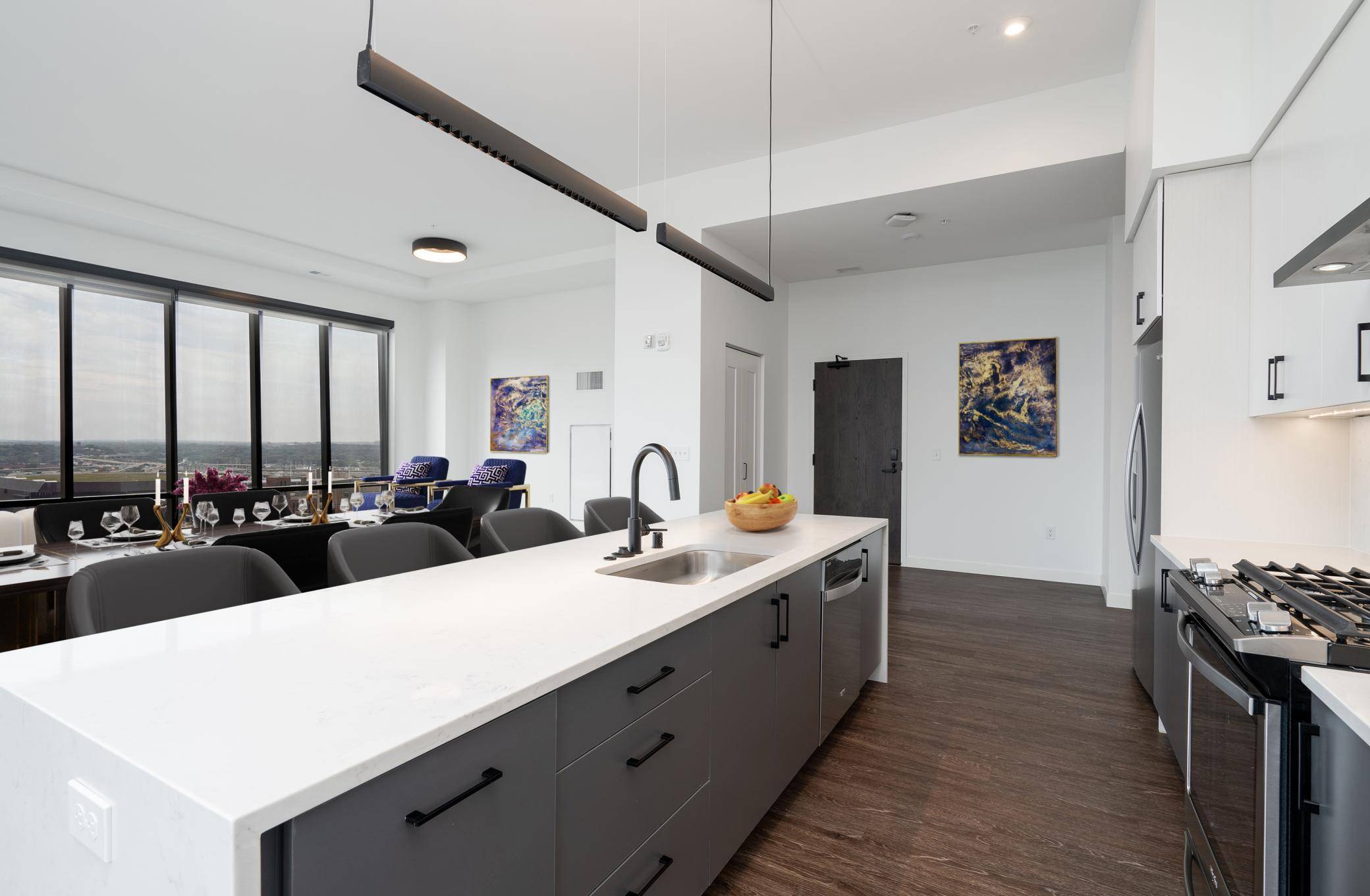 Minneapolis, MN 55401,270 Hennepin AVE #2106