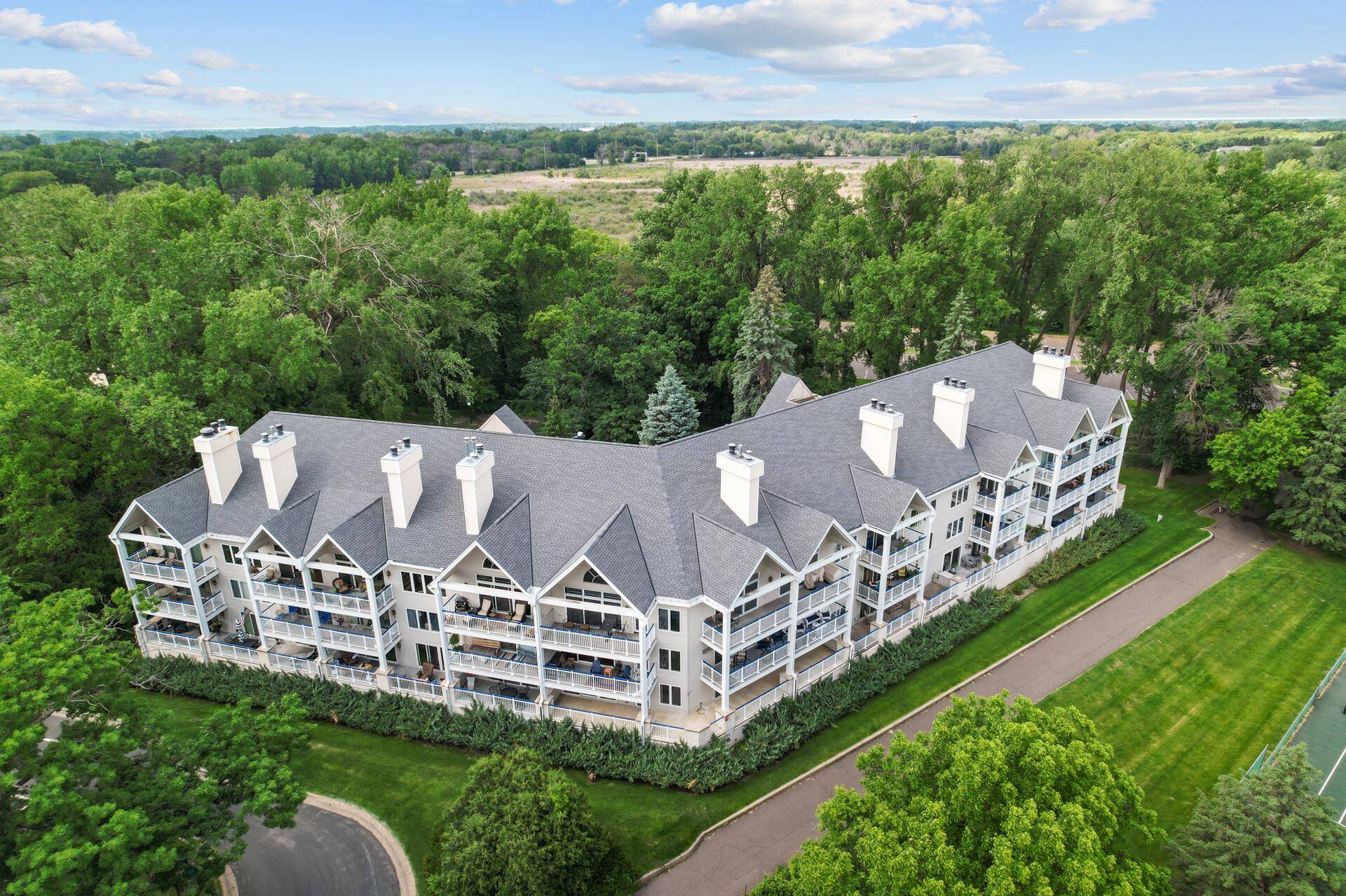 White Bear Lake, MN 55110,5009 Lake AVE #203