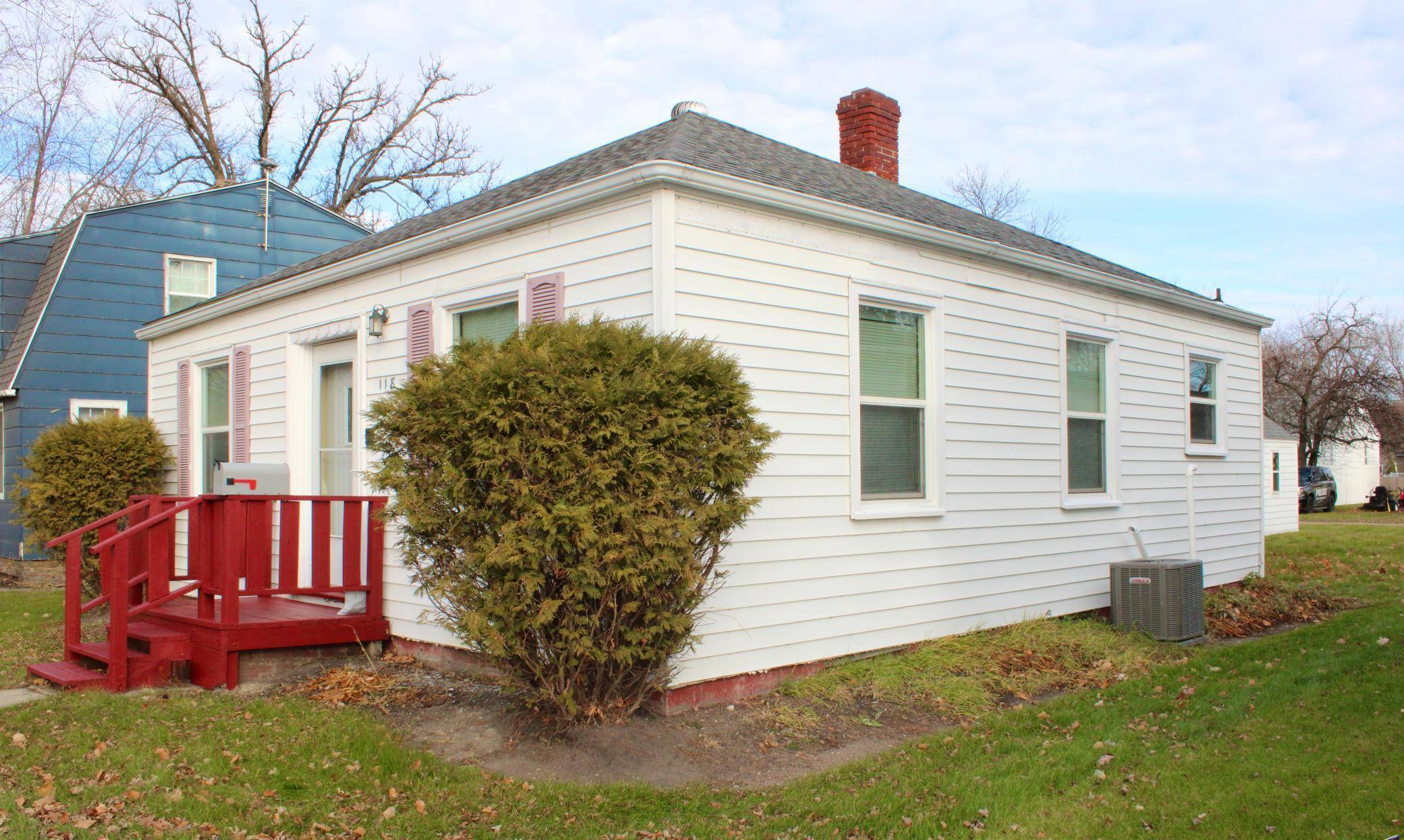 Thief River Falls, MN 56701,118 Crocker AVE N