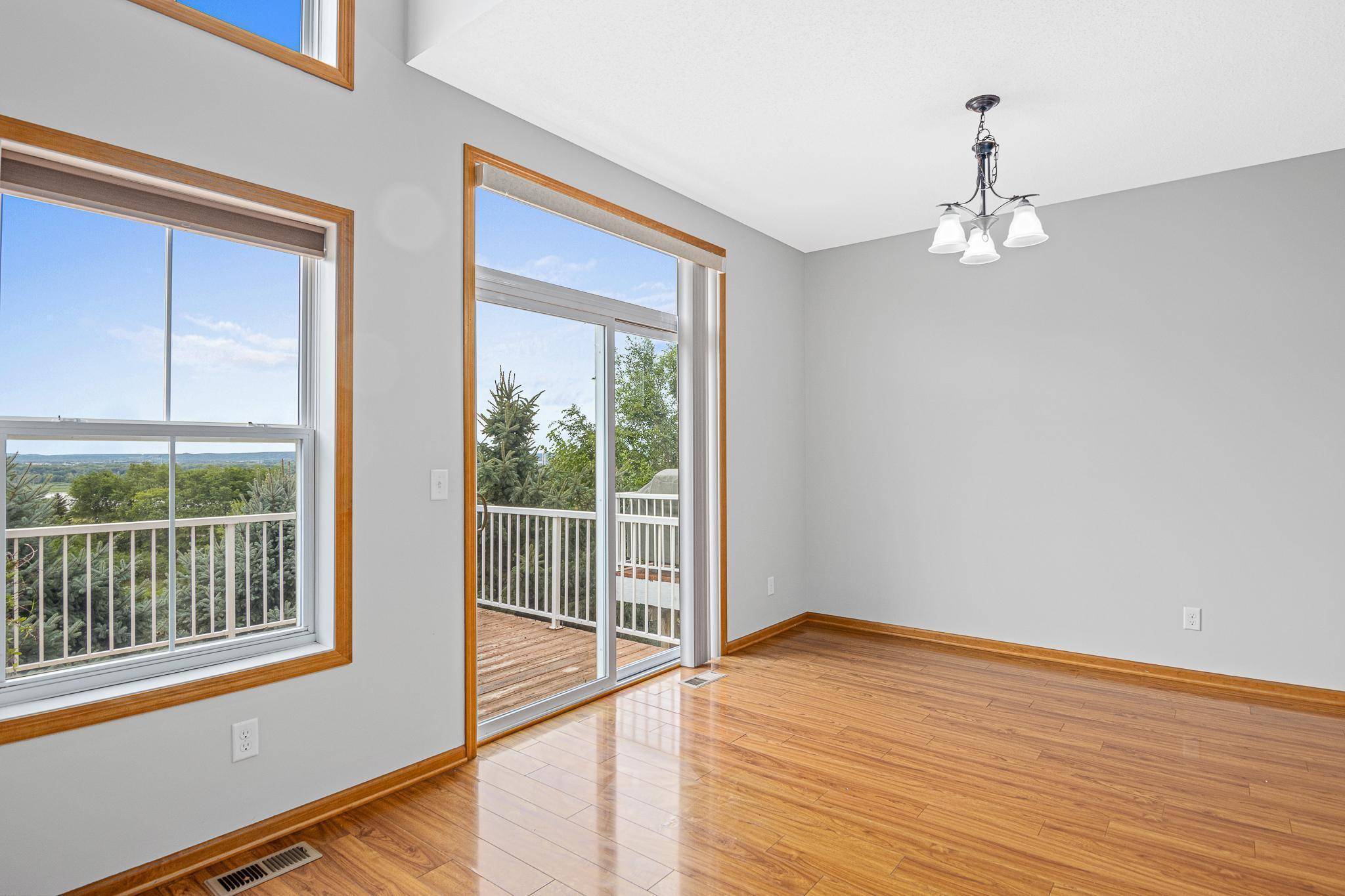 Eden Prairie, MN 55347,10174 Indigo DR