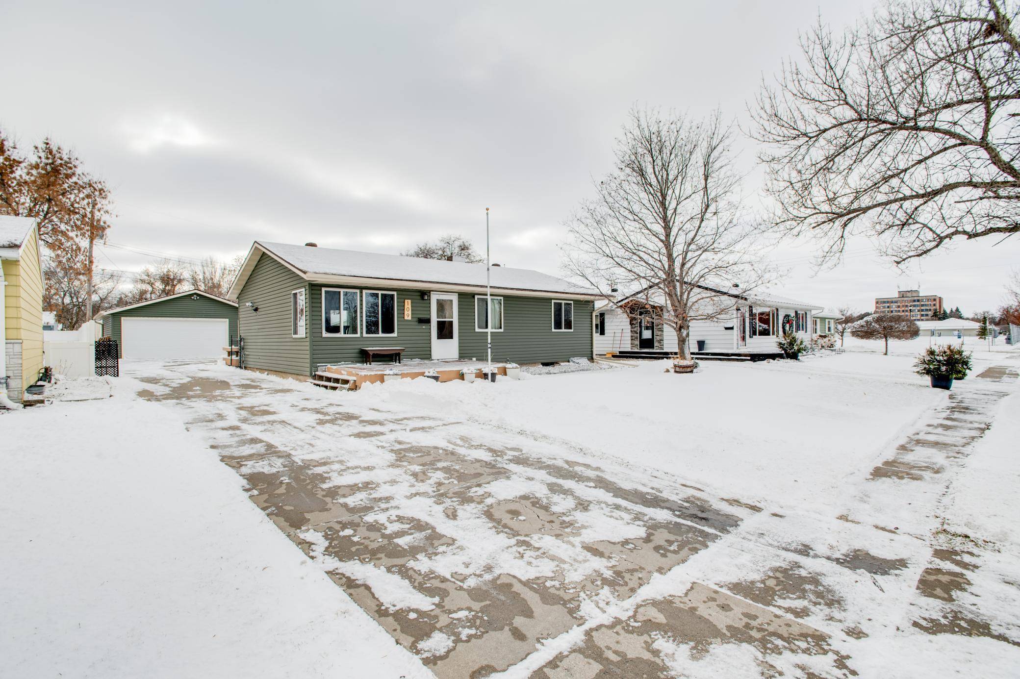 West Fargo, ND 58078,109 7th AVE E
